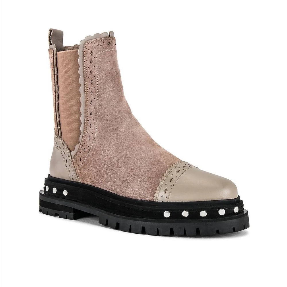 Free People NWOT Tate Boot in Oyster Color